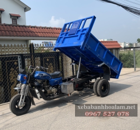 Xe ba gác có thùng lớn chở hàng 